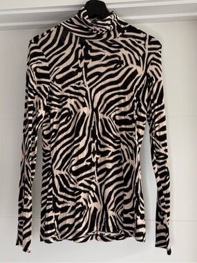 Jennifer Lopez Zebra-Print Long Sleeve Mock Neck Top EUC Large